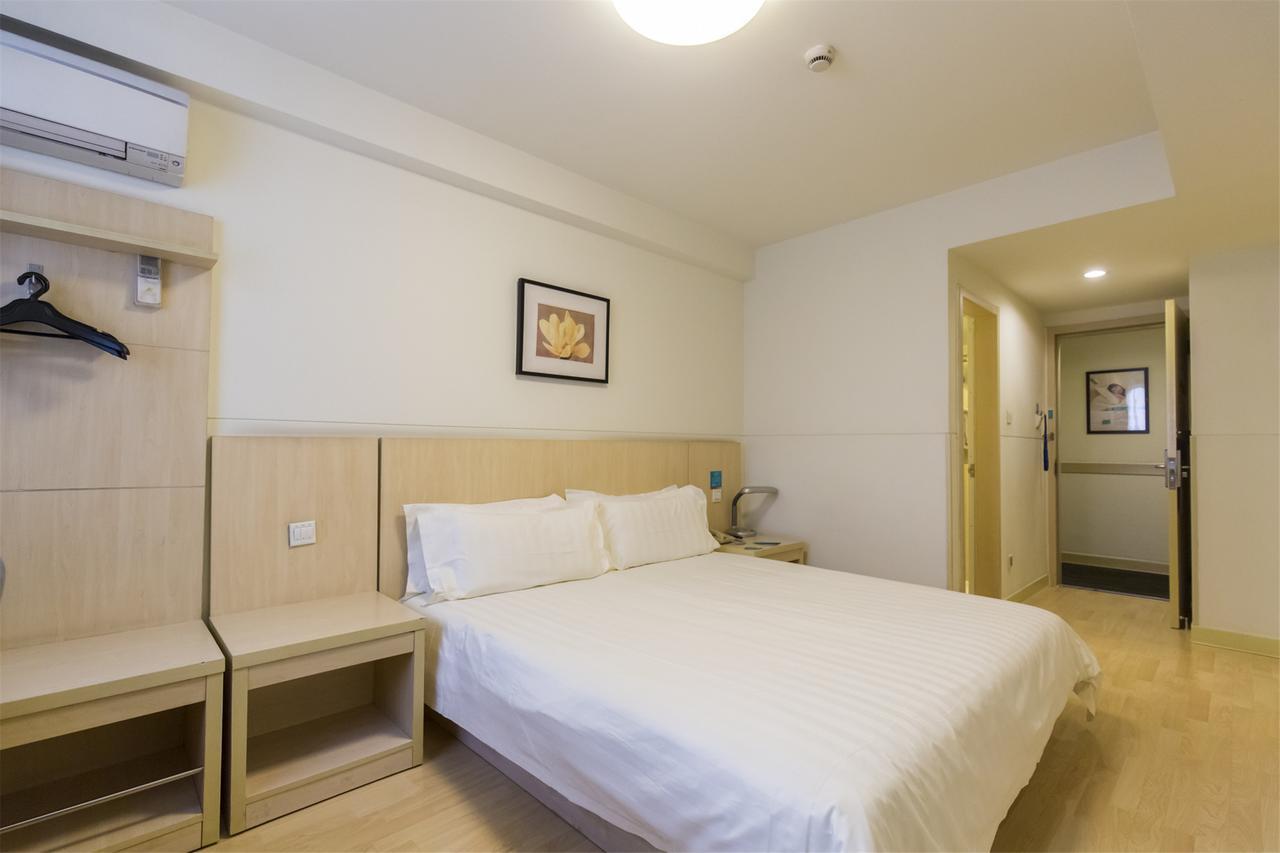 Metropolo, Zhenjiang, Railway Station Wanda Plaza Hotel Zhenjiang  Eksteriør billede